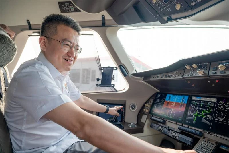 參觀C919客機 劉鎮東:見證中國航空製造業崛起