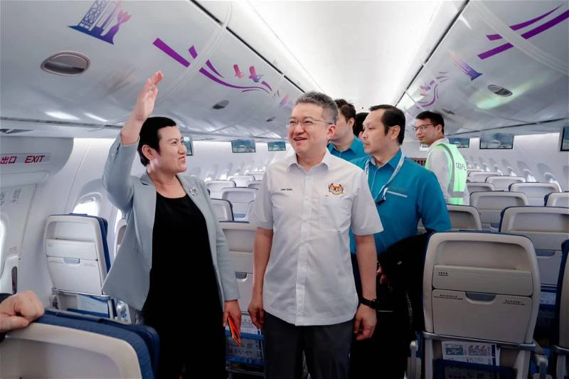 參觀C919客機 劉鎮東:見證中國航空製造業崛起