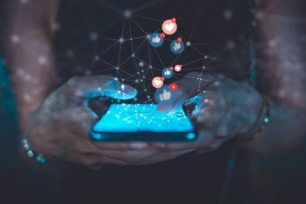 濫用AI生成虛假內容猖獗　社媒平台14個月下架6千餘條