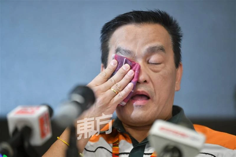 售賣「真主」字眼襪子　KK商店創辦人含淚鞠躬道歉