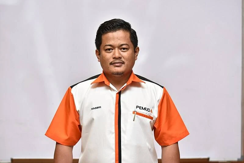 誠青團力挺巫青號召　促KK全馬分店掛道歉布條