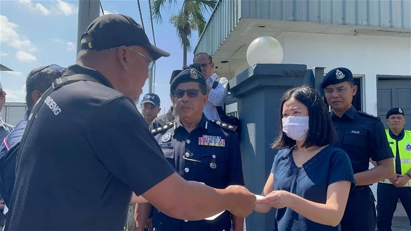 10非政府組織抗議「真主」襪子　工廠前欲快閃集會被警勸退