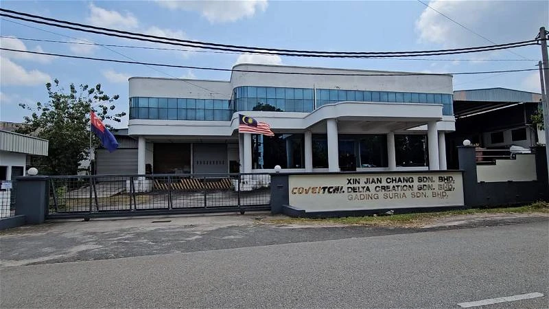 【KK襪子風波】男子戴手銬被押送新建昌取證　峇警已傳召5人問話