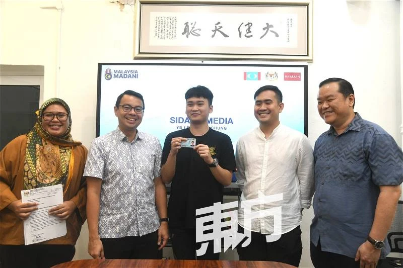 苦等10年終獲大馬卡 華青難掩喜悅:想考駕照