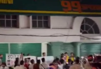 【KK襪子風波】抗議者擺烏龍　錯將99超市看成KK超市