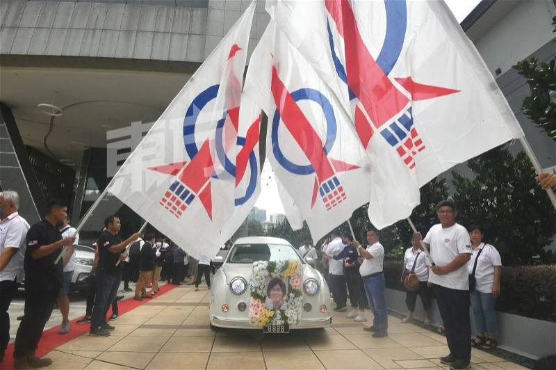 李繼香今舉殯　數百人悲痛送別