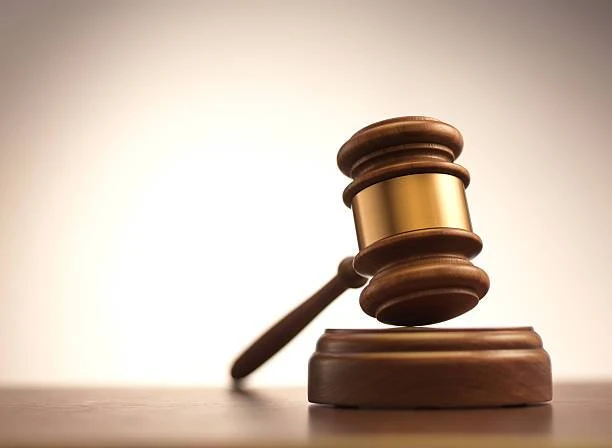 【KK襪子風波】蔡志權夫婦抵達法庭面控