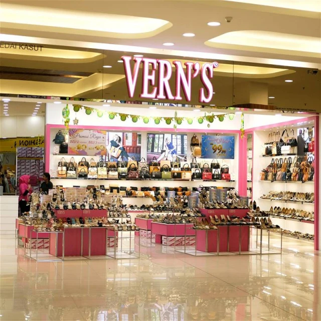 【鞋底疑印「真主」字眼風波】警在柔隆檳吉扣押1145雙鞋　警總長：將傳召鞋商及生產商助查