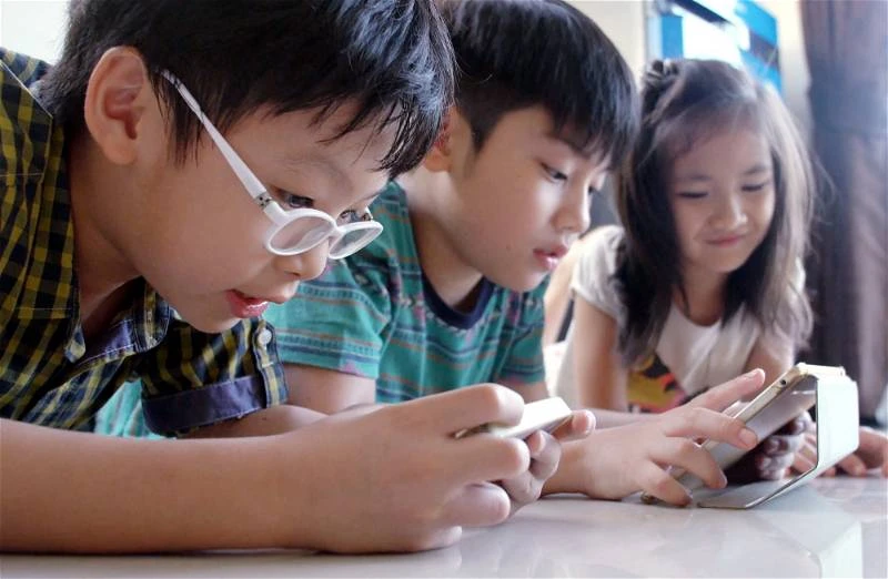 【孩童網絡安全】確保孩童安全使用網絡 教育輔導員:通訊部·教育部·家長仍需做很多工作