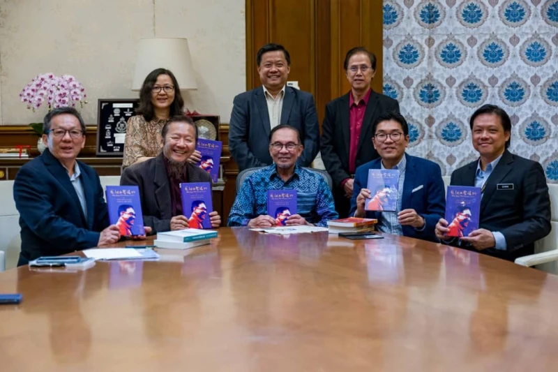 接見《亞洲文藝復興》中文版編譯團隊　安華直言處理種族宗教課題非易事