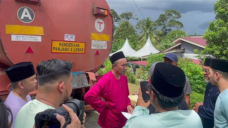 武吉柏邁300戶家庭佳節無預警斷水　斯里麻坡甘榜斷水6天