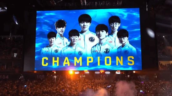 LPL春季賽決賽媒體發布會採訪：在佛山，誰最能打？