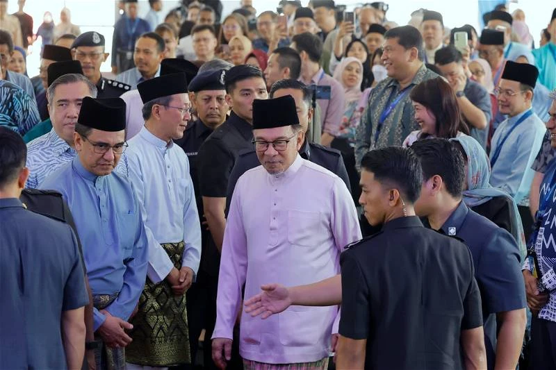 安華批親以美學者平庸 「一開始就不應邀請他來馬」