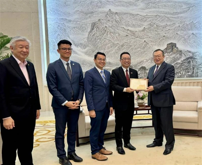 鄭立慷官訪北京會劉建超　擴大馬中能源科技交流