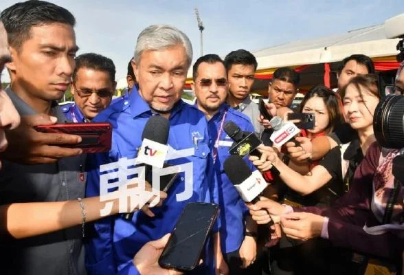 扎希會晤阿克瑪 「發言前需顧及身份」