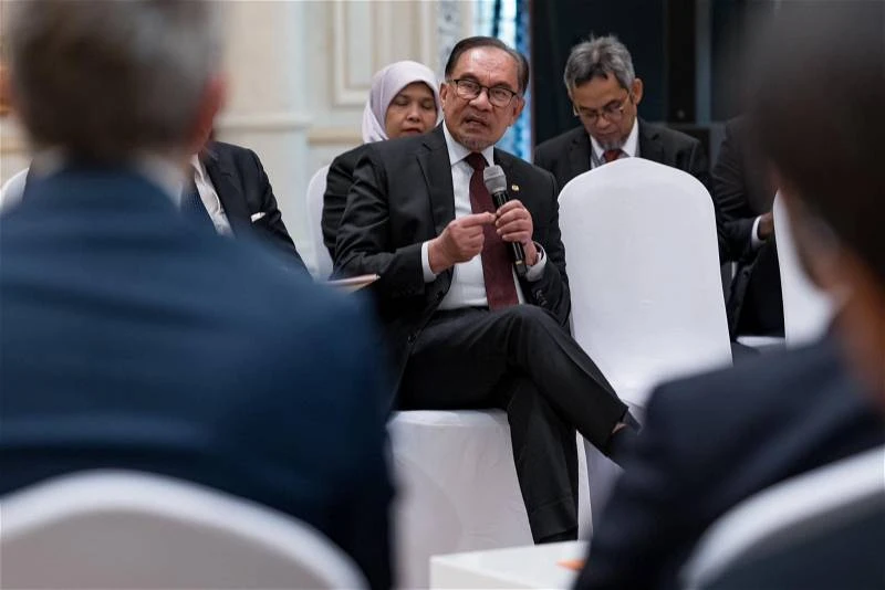 與全球工商界領袖圓桌會議 安華:說服外企來大馬投資