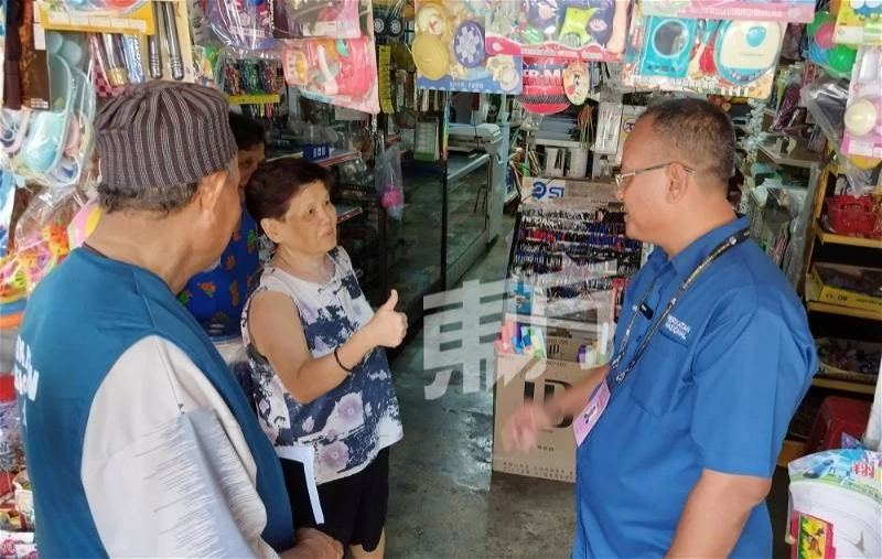 【新古毛補選】走入小鎮拜票 國盟候選人受商販民眾歡迎