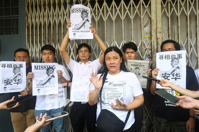 趙明福組織到新古毛「找首相」 派傳單貼海報受阻遭警告