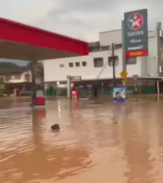 豪雨侵襲太平 醫院監獄學校及商店全淹