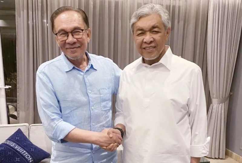 巫統國陣協助希盟勝選 阿末扎希:首相致電感激