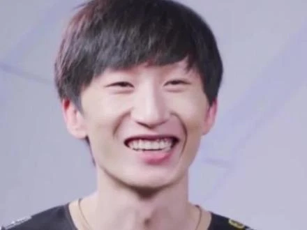 鬥魚公告登熱搜：電棍Otto辱罵Mlxg被封7天