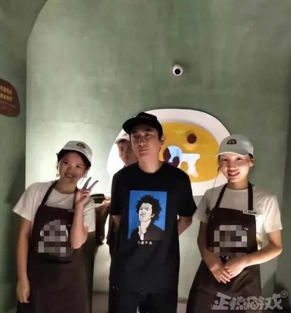 當年守望美女主播，人氣下滑選擇退隱，改行賣貓暴富一隻八千