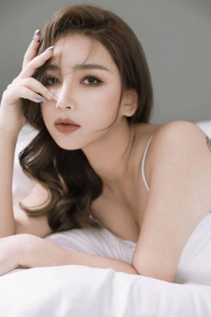 《美女，應接不暇》：好感度系統影響結局