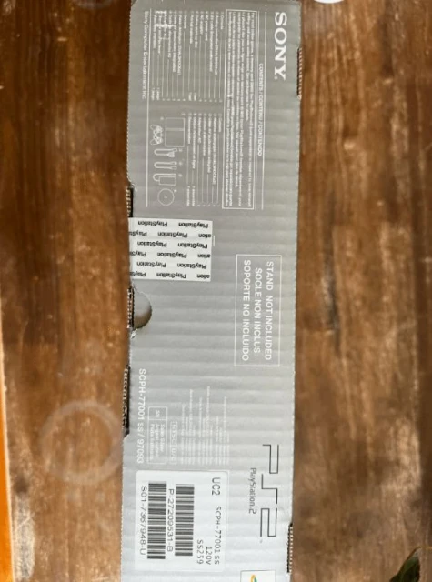 玩家在車庫中發現未拆封銀色PS2：最高值2800美元！