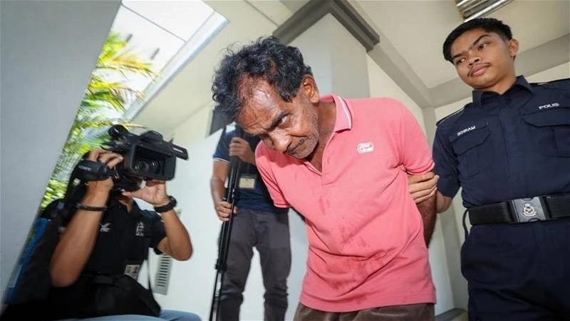 四驅車張貼元首肖像 車主今重新被控否認有罪