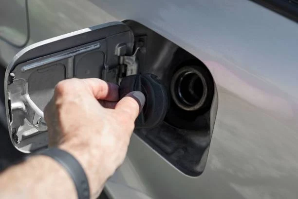 第二財長:或學新加坡 檢查離境車子油箱