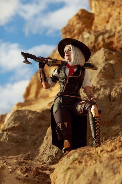 真的不是截圖？美女COS《博德3》腥紅奧林超還原