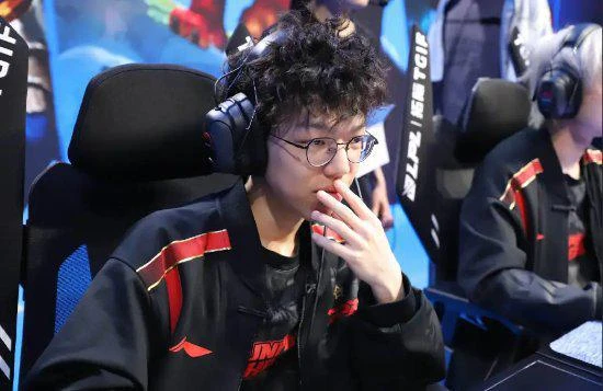 FPX戰隊經理已離職：曾與隊員激烈衝突 大罵滾蛋