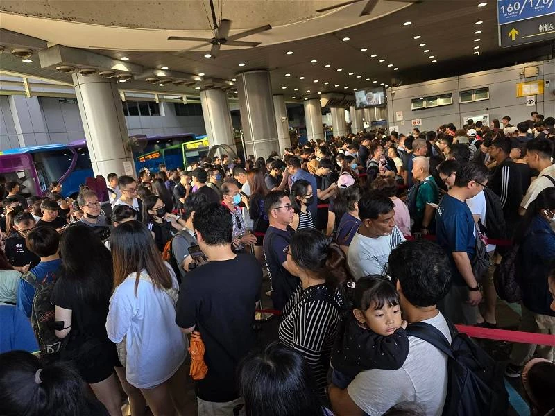 哈芝節長周末　馬新關卡嚴重擁擠