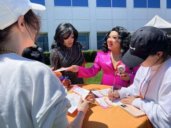 暴雪娛樂舉辦活動慶祝驕傲月 還有變裝皇后參與