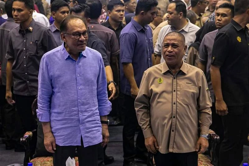 公務員薪金不少於2000　安華：今年內宣布