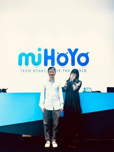 Aimer和米哈游創始人合影：大偉哥笑容滿面！