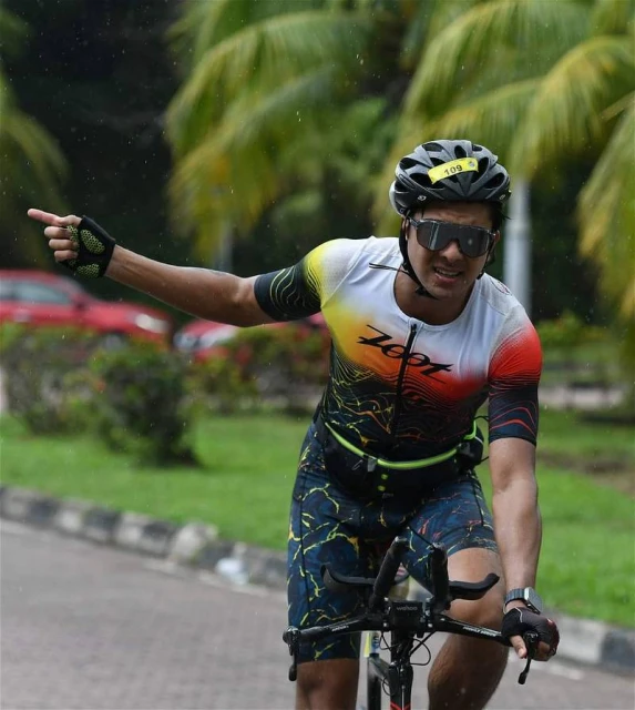 完成迪沙魯鐵人三項　賽沙迪獲中青年組第3名