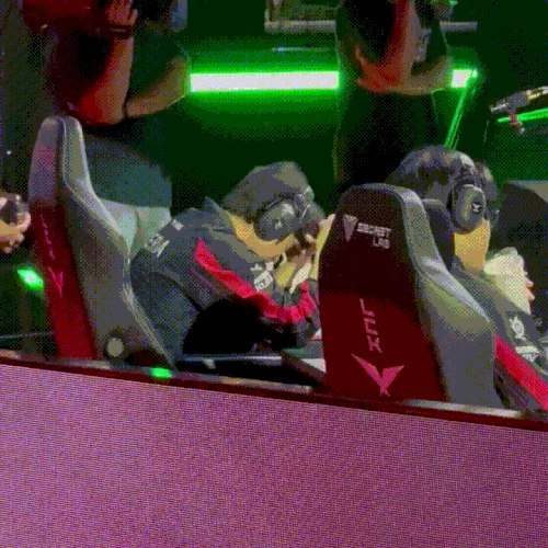 疲憊不堪!外網分享LCK賽前Keria睡著Faker猛打哈欠