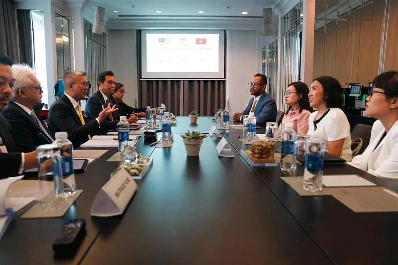 扎夫魯率投貿團赴越南　發掘33億令吉潛在出口