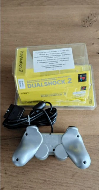 玩家在舊貨店買到全新未拆PS2原裝手柄：僅花了39元