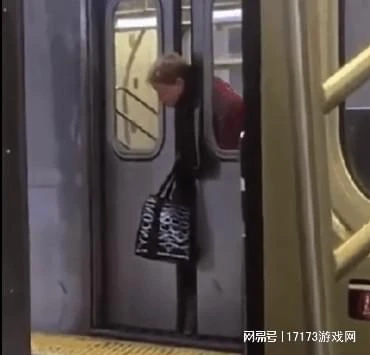 米哈游翻車了？《絕區零》節奏不止，到底哪出問題了？