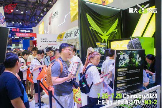 網易《螢火突擊》參加CJ展:五星上將麥克阿瑟亮相!