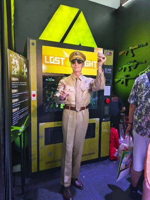 網易《螢火突擊》參加CJ展:五星上將麥克阿瑟亮相!