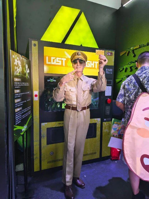 網易《螢火突擊》參加CJ展:五星上將麥克阿瑟亮相!