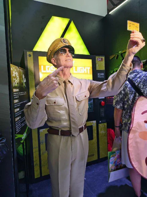 網易《螢火突擊》參加CJ展:五星上將麥克阿瑟亮相!