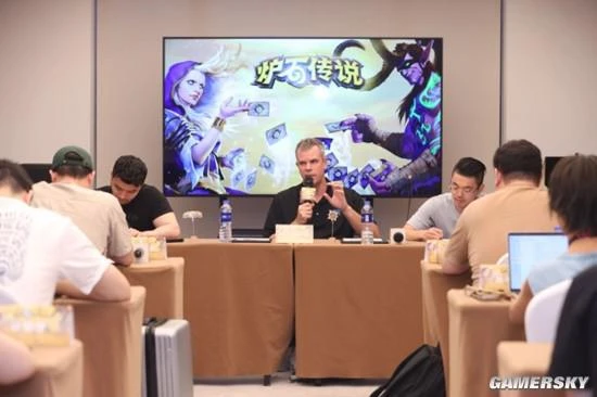 遊民採訪《爐石傳說》執行製作人：把玩家帶回酒館