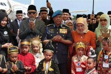 元首與元首後抵斗湖　展開婆羅洲遠征