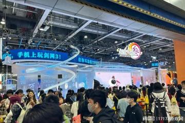 螢火蟲首日爆點不斷，劍網3展台遭玩家扎堆，引玩家討論熱潮