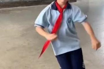 身懷「先天聖體」的小孩們，讓大學生見了都得叫聲哥