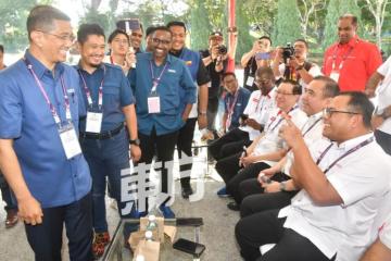 【新古毛補選】先禮後兵　朝野領袖提名現場互動成焦點